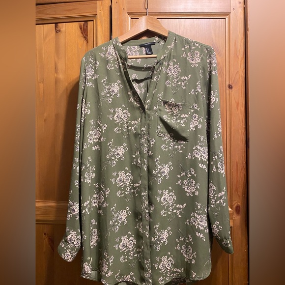 Forever 21 Long Sleeved Med Length Printed Top - Picture 1 of 2
